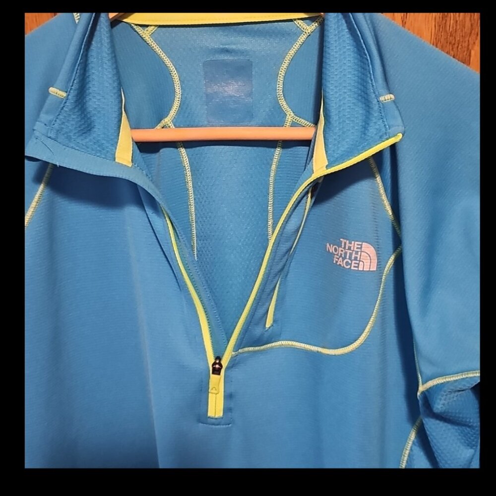 The North Face Women's 1/4 Zip Long Sleeve - Picture 2 of 6
